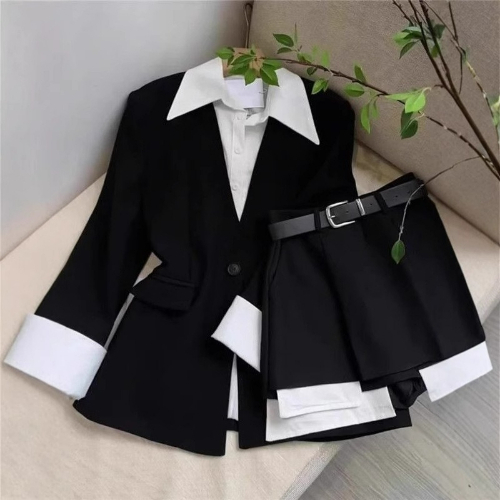 Kadın İki Parçalı Etek Takımla - Double Breasted Blazer incelemesi ve fiyatı